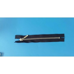 Zip černý kovový 17cm