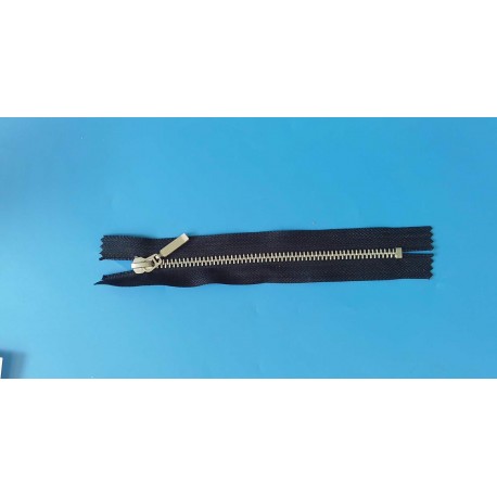 Zip černý kovový 17cm Zip černý kovový 17cm
