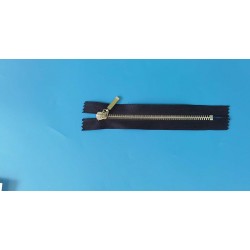 Zip černý kovový 17cm