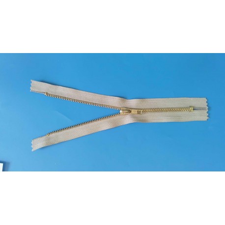Zip bežový kovový 19cm Zip bežový kovový 19cm