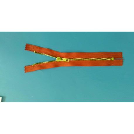 Zip červený kovový 18cm Zip červený kovový 18cm